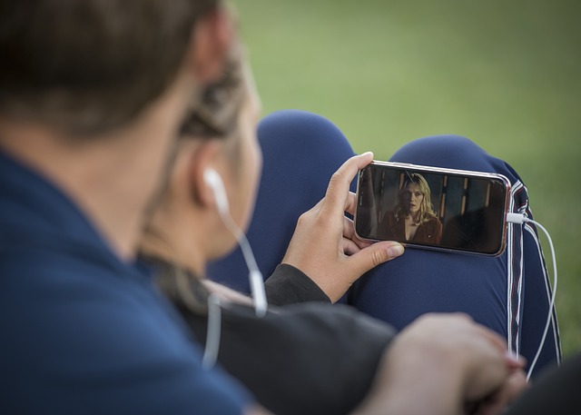 Wykres wzrostu zasięgu profilu firmowego na platformach video